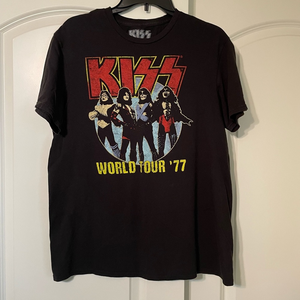 Black KISS World Tour ‘77 Mens T-Shirt